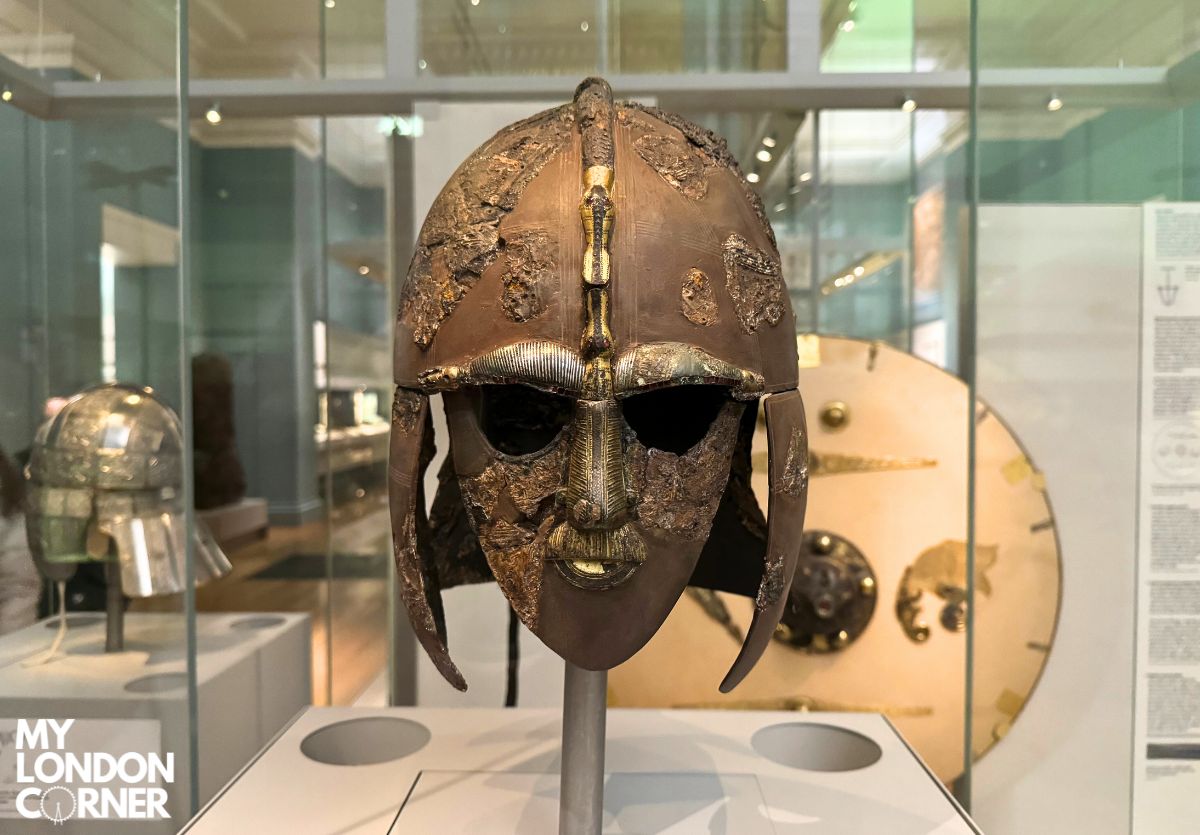 Elmo di Sutton Hoo