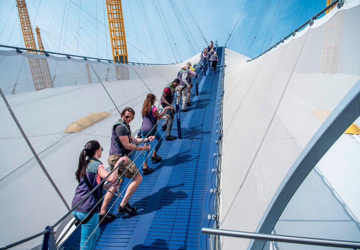 Esperienza di arrampicata sul tetto della O2 Arena