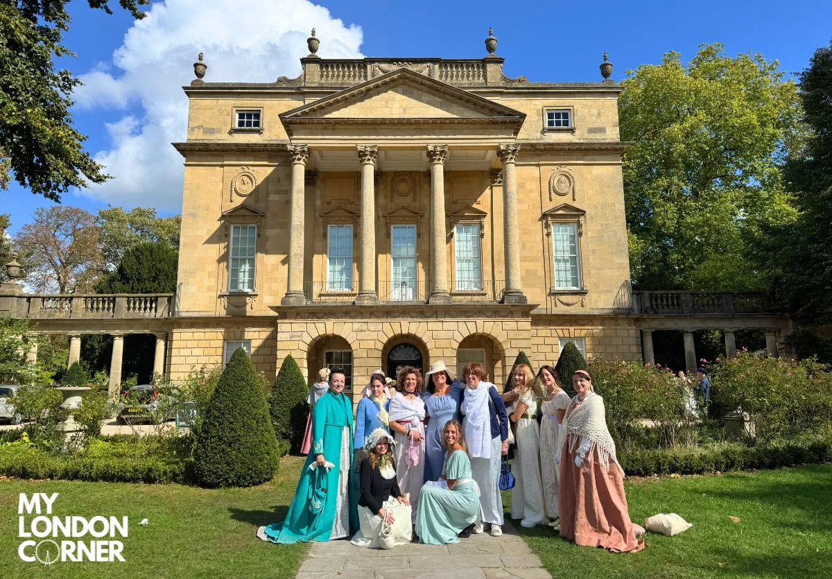 Donne in abiti Regency a Bath