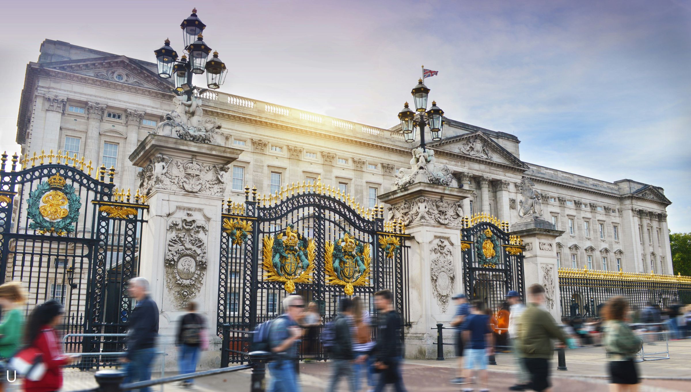 Come Visitare Buckingham Palace: Guida Completa 2025